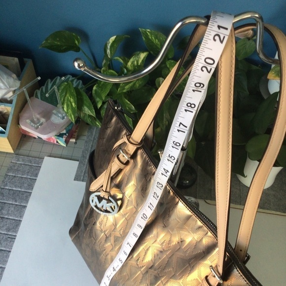 Michael Kors Mirror Logo Bag - Picture 2 of 13